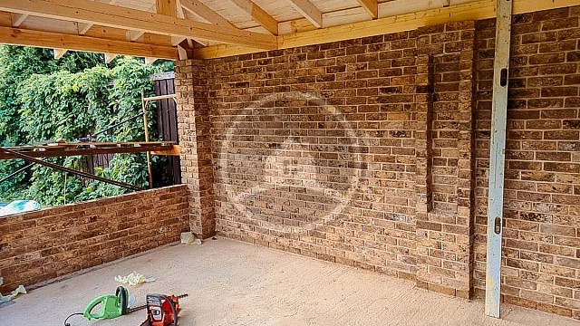 , perel, tandem, oblitsovochnyy_kirpich, tsvetnye_kladochnye_smesi, bezhevyy, korichnevo_krasnyy, krasno_korichnevyy, stena