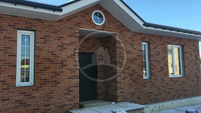 , perel, tandem, oblitsovochnyy_kirpich, tsvetnye_kladochnye_smesi, bezhevyy, krasno_korichnevyy, dom