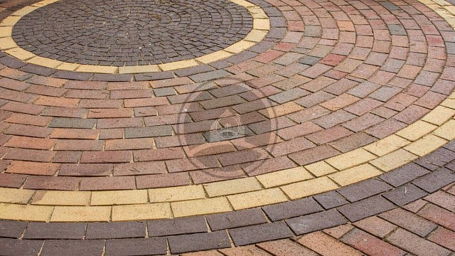 , trotuarnaya_plitka, krasnyy_fleshing, landshaftnyy_dizayn