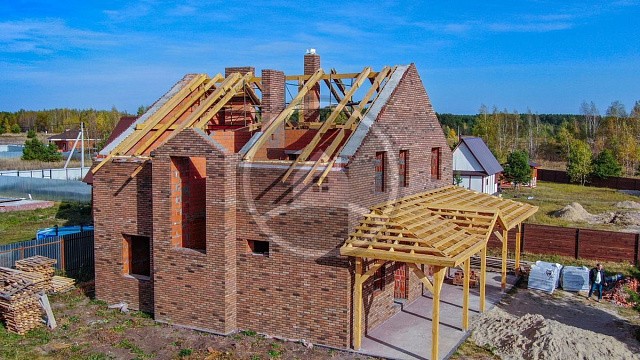 , perel, slavyanskiy_kirpich, oblitsovochnyy_kirpich, tsvetnye_kladochnye_smesi, krasno_korichnevyy, shokoladnyy, dubrovichi, dom, kladka