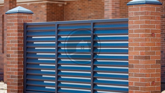 , slavyanskiy_kirpich, oblitsovochnyy_kirpich, bavarskaya_kladka, zabor