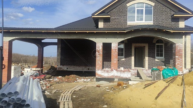 , qbrick, tandem, keramicheskie_bloki, oblitsovochnyy_kirpich, tsvetnye_kladochnye_smesi, korichnevyy, kremovyy, dom