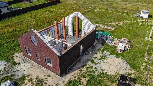 , perel, tandem, oblitsovochnyy_kirpich, tsvetnye_kladochnye_smesi, bavarskaya_kladka, chernyy, lastochka_kp, dom