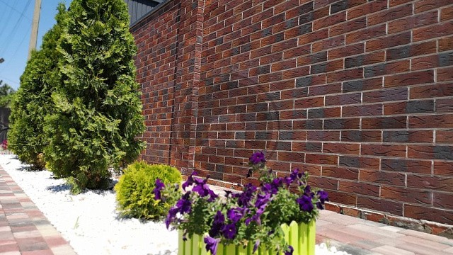 , slavyanskiy_kirpich, oblitsovochnyy_kirpich, bavarskaya_kladka, zabor