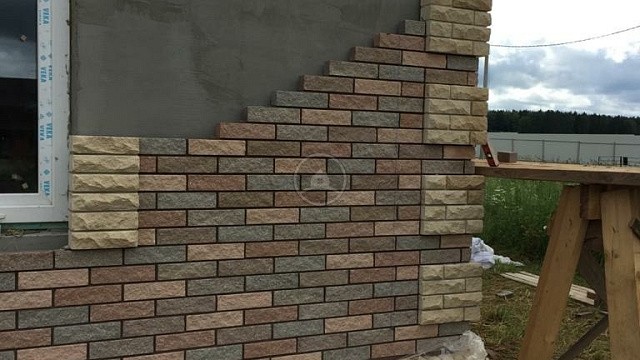 , qbrick, oblitsovochnyy_kirpich, granatovyy, grafitovyy, zheltyy, solomennyy, dom, kladka