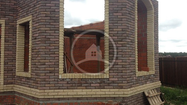 , perel, qbrick, oblitsovochnyy_kirpich, tsvetnye_kladochnye_smesi, bavarskaya_kladka, bezhevyy, snegiri_kp, dom, kladka