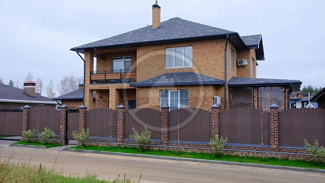 , perel, tandem, oblitsovochnyy_kirpich, tsvetnye_kladochnye_smesi, belyy, krasno_korichnevyy, pesochnyy, dom, zabor