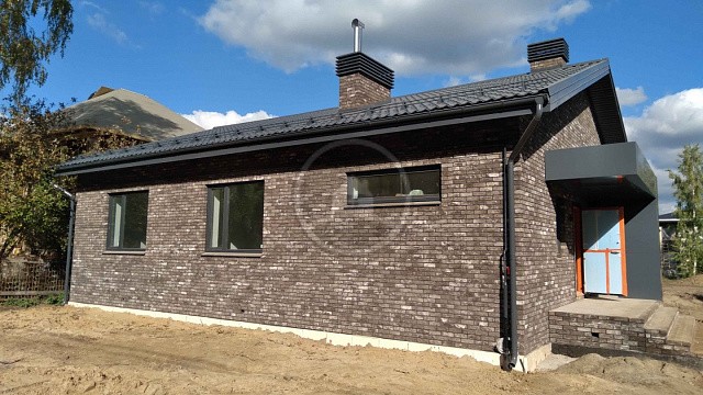 , tandem, oblitsovochnyy_kirpich, chernyy, dom