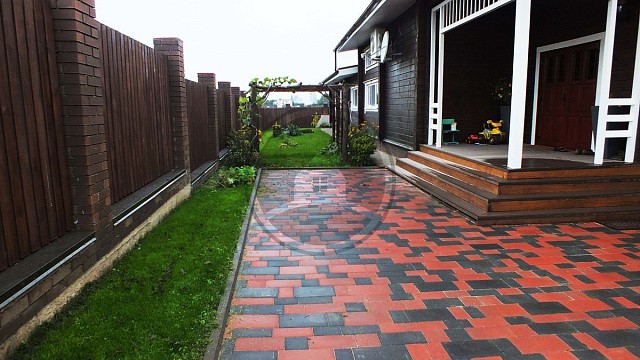 , steinrus, trotuarnaya_plitka, krasnyy, chernyy, landshaftnyy_dizayn