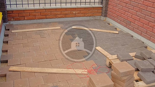 , trotuarnaya_plitka, korichnevyy, persikovyy, landshaftnyy_dizayn