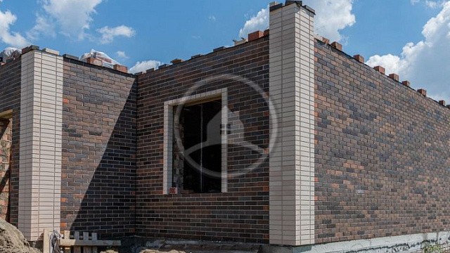 , braer, perel, oblitsovochnyy_kirpich, bavarskaya_kladka, shokoladnyy, dom