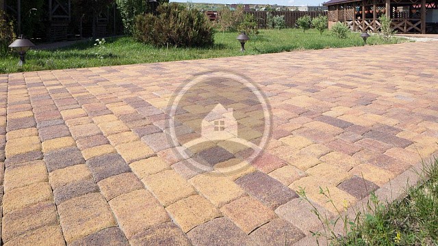 , trotuarnaya_plitka, krasno_korichnevyy, landshaftnyy_dizayn
