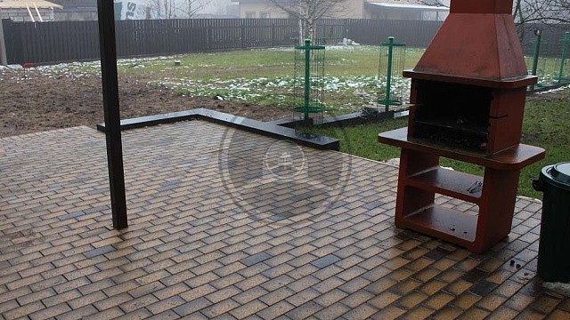 , trotuarnaya_plitka, sero_bezhevyy, landshaftnyy_dizayn