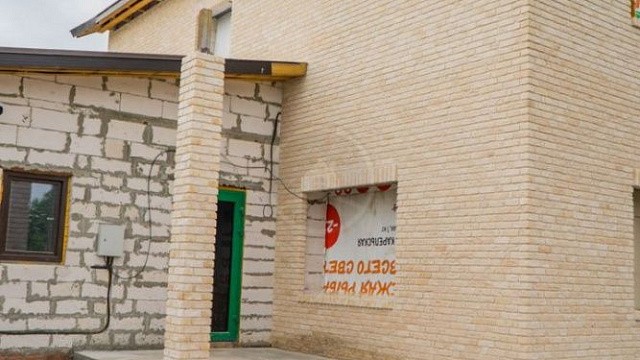 , perel, bogandinskiy, oblitsovochnyy_kirpich, tsvetnye_kladochnye_smesi, bavarskaya_kladka, troitsa, dom