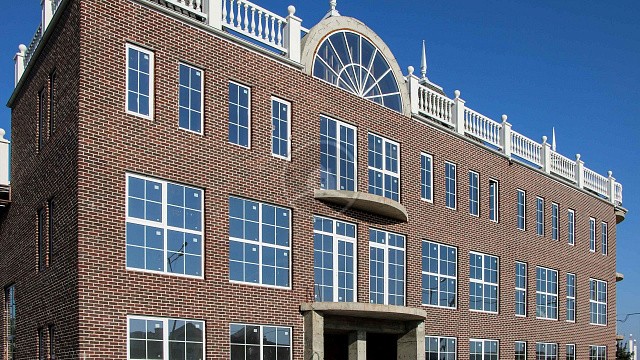 , tandem, oblitsovochnyy_kirpich, korichnevyy, dom