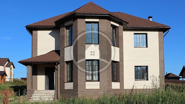 , perel, terex, tekhnonikol, shinglas, myagkaya_cherepitsa, oblitsovochnyy_kirpich, tsvetnye_kladochnye_smesi, bezhevyy, korichnevyy, dom