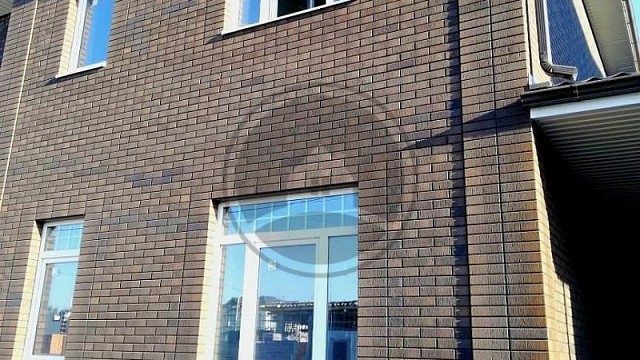 , slavyanskiy_kirpich, oblitsovochnyy_kirpich, bavarskaya_kladka, dom