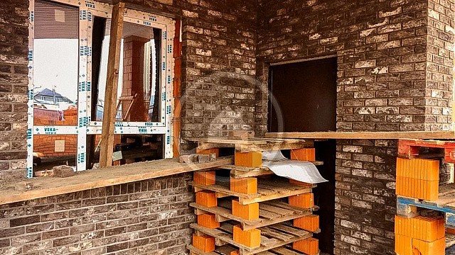 , tandem, oblitsovochnyy_kirpich, tsvetnye_kladochnye_smesi, sero_belyy, stena