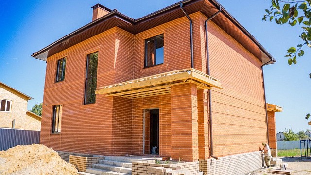 , galeco, grand_line, perel, kchkz, vodostochnye_sistemy, metallocherepitsa, oblitsovochnyy_kirpich, sofity, tsvetnye_kladochnye_smesi, belyy, krasnyy, sero_bezhevyy, shokoladnyy, spassk_ryazanskiy, dom