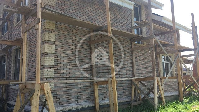 , perel, qbrick, krasnaya_gvardiya, oblitsovochnyy_kirpich, tsvetnye_kladochnye_smesi, bavarskaya_kladka, bezhevyy, chernyy, kladka, stena