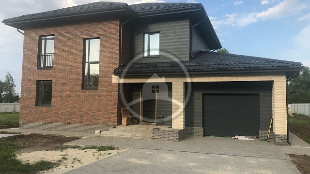 , galeco, grand_line, mykonos, qbrick, krasnaya_gvardiya, vodostochnye_sistemy, metallocherepitsa, oblitsovochnyy_kirpich, tsvetnye_kladochnye_smesi, bavarskaya_kladka, chernyy, dom, krysha