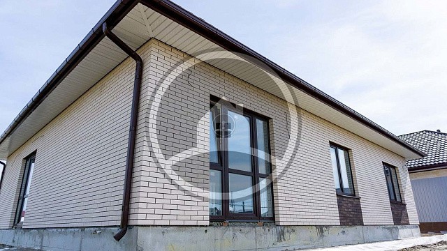 , krasnaya_gvardiya, oblitsovochnyy_kirpich, belyy, dom