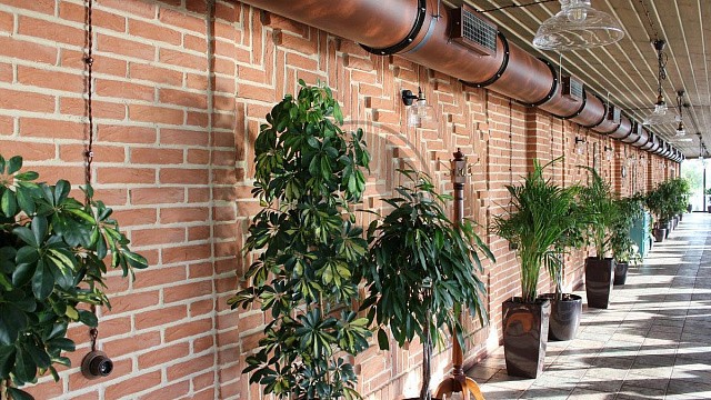 , perel, tandem, oblitsovochnyy_kirpich, tsvetnye_kladochnye_smesi, bezhevyy, belyy, stena