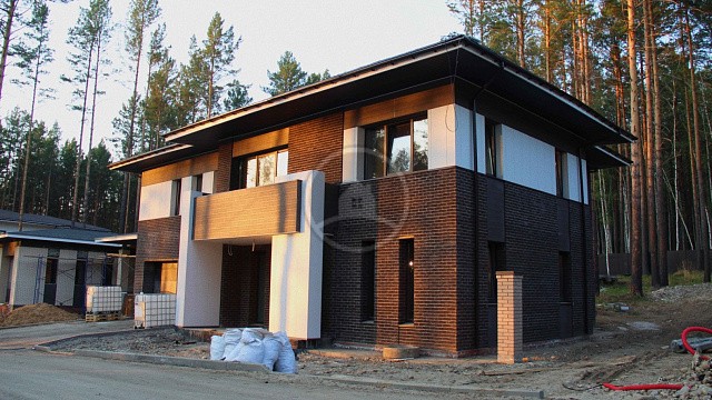 , tandem, oblitsovochnyy_kirpich, korichnevyy, dom