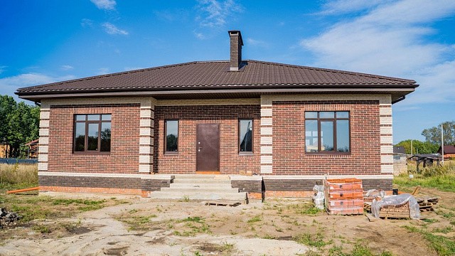 , galeco, grand_line, perel, qbrick, tandem, vodostochnye_sistemy, metallocherepitsa, oblitsovochnyy_kirpich, sofity, tsvetnye_kladochnye_smesi, bavarskaya_kladka, belyy, korichnevyy, korablino, dom