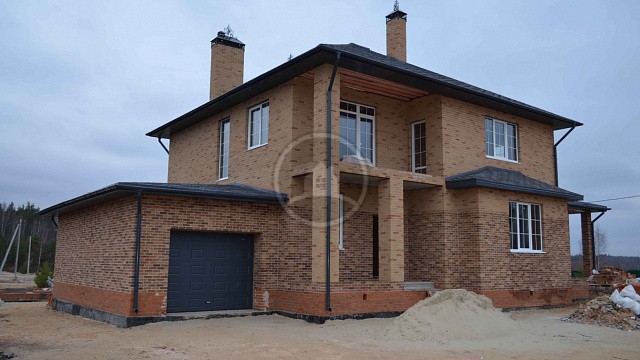 , tandem, oblitsovochnyy_kirpich, zheltyy, korichnevyy, krasnyy, dom
