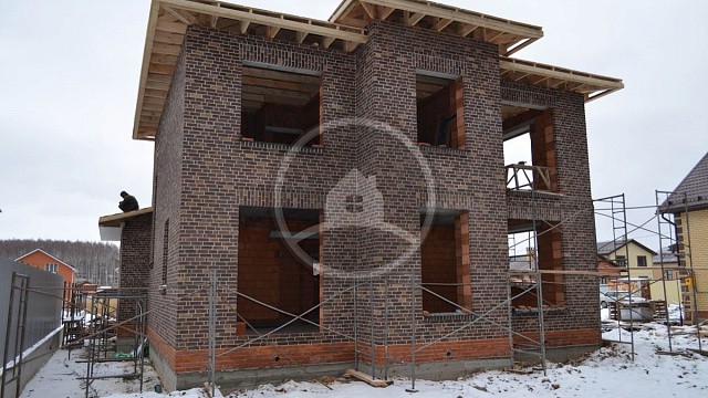 , poritep, oblitsovochnyy_kirpich, tsvetnye_kladochnye_smesi, bavarskaya_kladka, belyy, dom