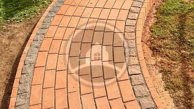 , lsr, klinkernaya_bruschatka, krasnyy_pyestryy, oranzhevyy, vkhodnaya_gruppa, landshaftnyy_dizayn