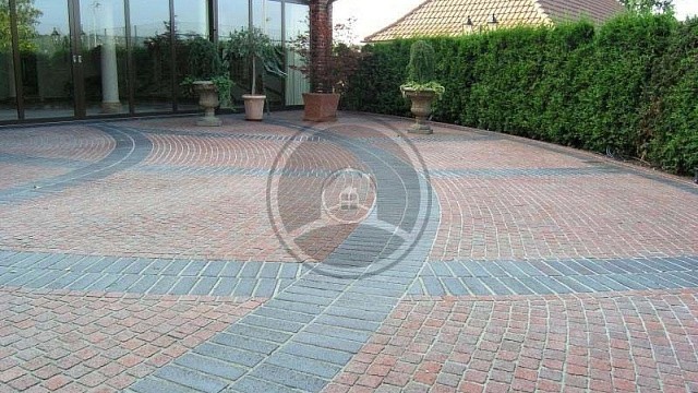 , trotuarnaya_plitka, krasnyy_pyestryy, landshaftnyy_dizayn