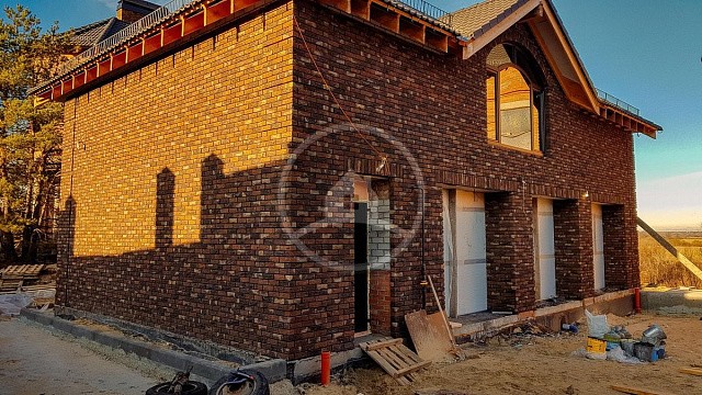 , perel, volgogradskiy_blok, tandem, keramicheskie_bloki, oblitsovochnyy_kirpich, tsvetnye_kladochnye_smesi, bavarskaya_kladka, solotcha, dom