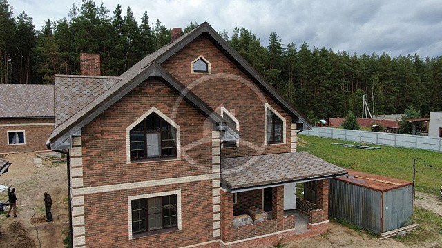 , braer, oblitsovochnyy_kirpich, tsvetnye_kladochnye_smesi, bavarskaya_kladka, belyy, dom