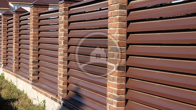 , perel, tandem, oblitsovochnyy_kirpich, tsvetnye_kladochnye_smesi, bavarskaya_kladka, belyy, zabor