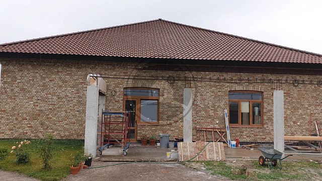 , grand_line, perel, tandem, metallocherepitsa, oblitsovochnyy_kirpich, tsvetnye_kladochnye_smesi, bavarskaya_kladka, krasnyy, dom