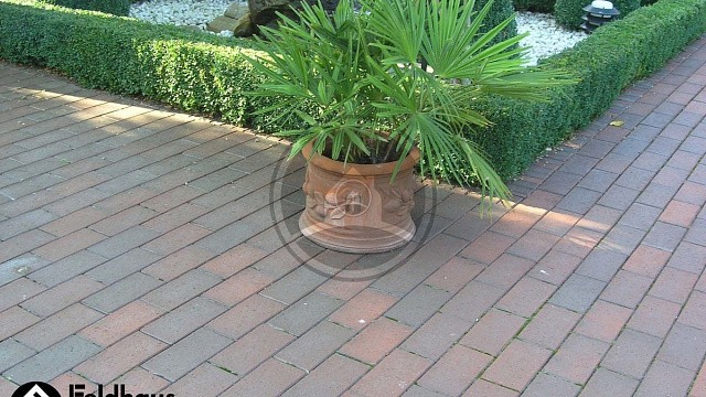 , trotuarnaya_plitka, krasnyy_pyestryy, landshaftnyy_dizayn