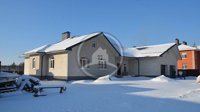 , qbrick, tekhnonikol, shinglas, myagkaya_cherepitsa, oblitsovochnyy_kirpich, tsvetnye_kladochnye_smesi, belyy, chernyy, snegiri_kp, dom