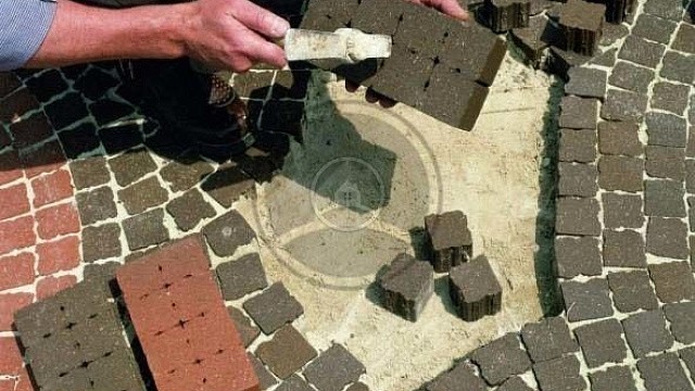 , trotuarnaya_plitka, korichnevyy, landshaftnyy_dizayn