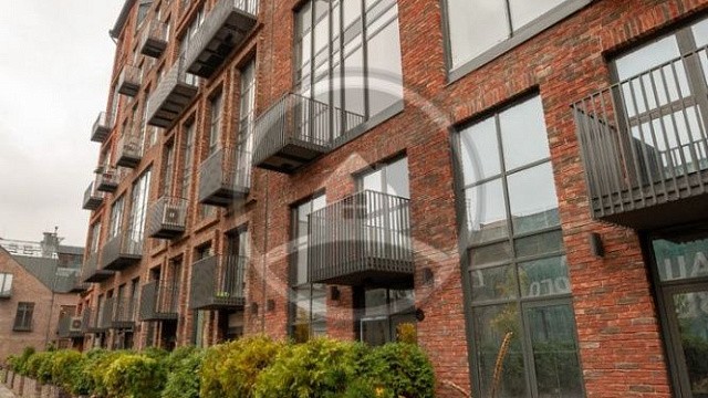 , tandem, oblitsovochnyy_kirpich, krasno_korichnevyy, shokoladnyy, moskva, dom, kladka, landshaftnyy_dizayn, mnogoetazhnyy_dom