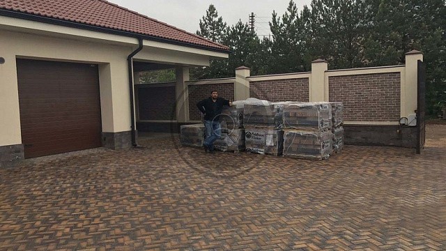 , trotuarnaya_plitka, sero_bezhevyy, landshaftnyy_dizayn