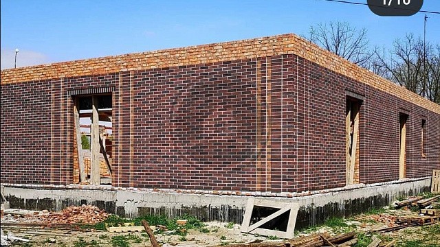 , slavyanskiy_kirpich, oblitsovochnyy_kirpich, bavarskaya_kladka, dom, zabor