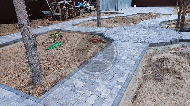 , steinrus, bordyury, trotuarnaya_plitka, seryy_miks, landshaftnyy_dizayn