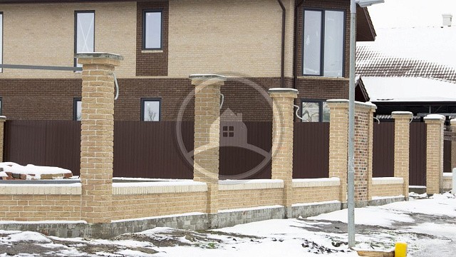 , tandem, oblitsovochnyy_kirpich, bezhevyy, zabor