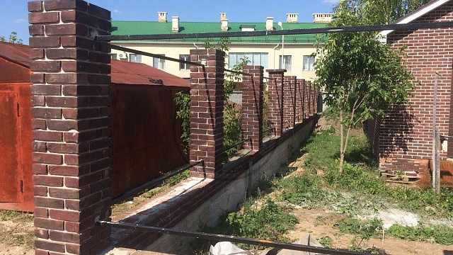 , perel, tandem, oblitsovochnyy_kirpich, tsvetnye_kladochnye_smesi, bavarskaya_kladka, belyy, ryazan, zabor