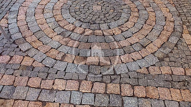 , granitnaya_bruschatka, seryy, vkhodnaya_gruppa, landshaftnyy_dizayn