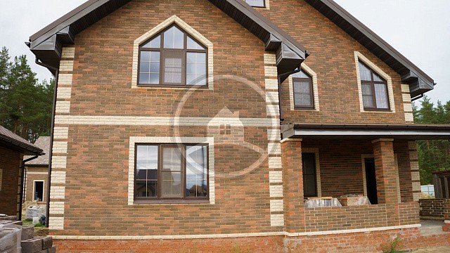 , braer, perel, lsr, oblitsovochnyy_kirpich, tsvetnye_kladochnye_smesi, bavarskaya_kladka, belyy, polkovo, dom