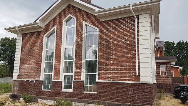 , wienerberger, oblitsovochnyy_kirpich, tsvetnye_kladochnye_smesi, bavarskaya_kladka, belyy, dom