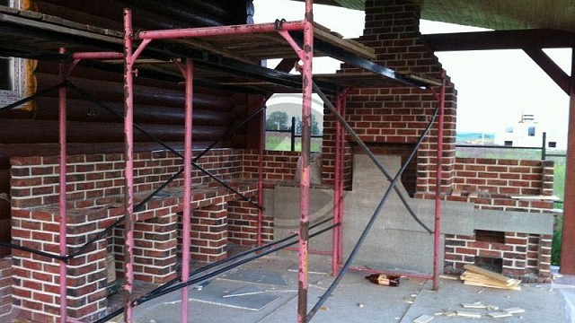 , perel, wienerberger, oblitsovochnyy_kirpich, tsvetnye_kladochnye_smesi, bavarskaya_kladka, belyy, mangalnaya_zona